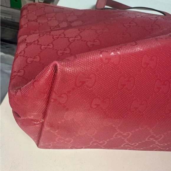 325. Red Gucci Tote Bag - Picture 8 of 16